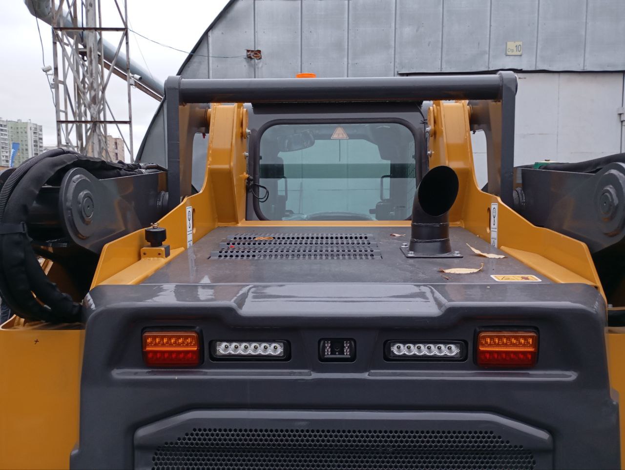 Мини-погрузчик XCMG SV790RU