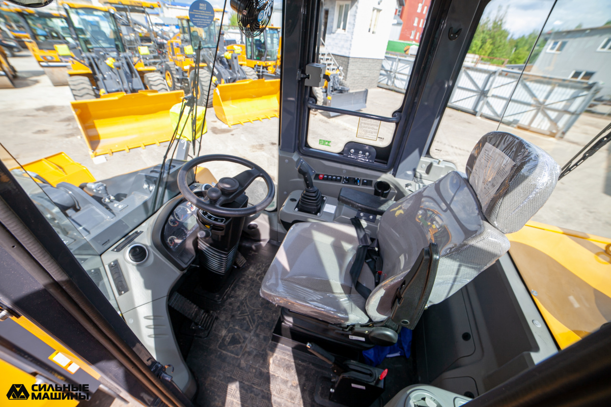 Фронтальный погрузчик XCMG LW550RU