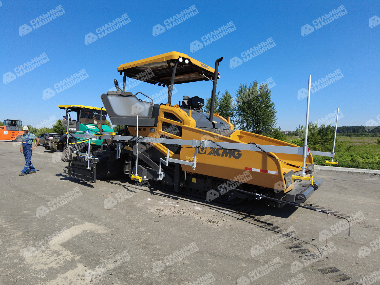 Асфальтоукладчик XCMG RP905S с плитой E600B