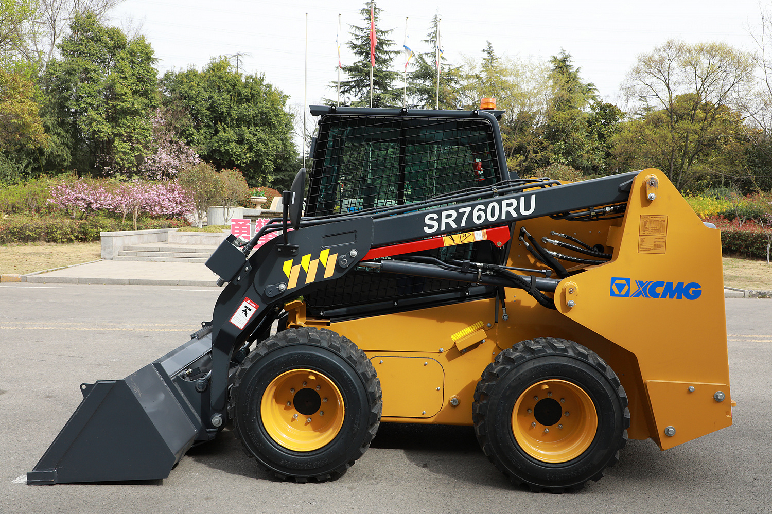 Мини-погрузчик XCMG SR760RU