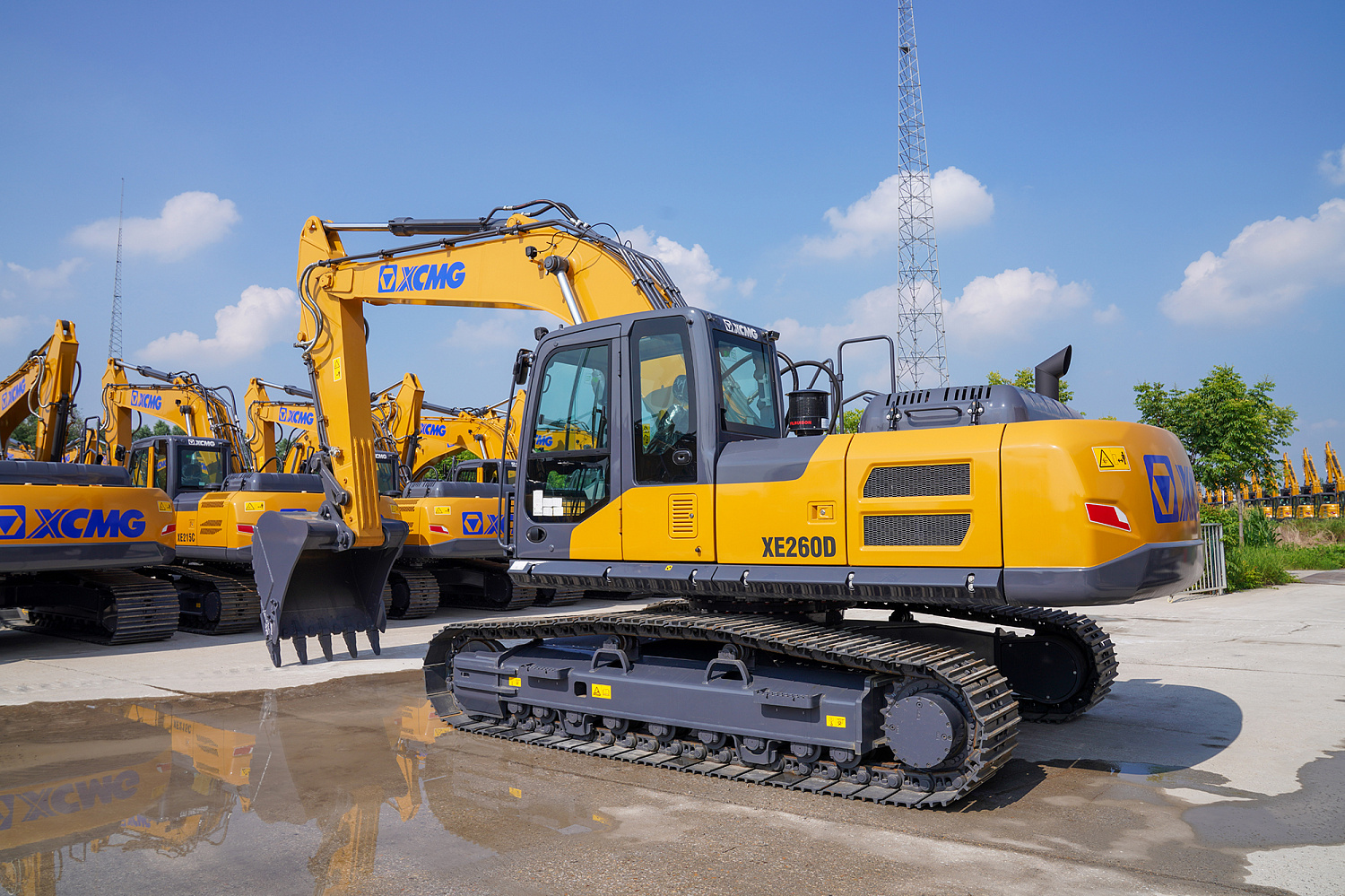 Гусеничный экскаватор XCMG XE260D