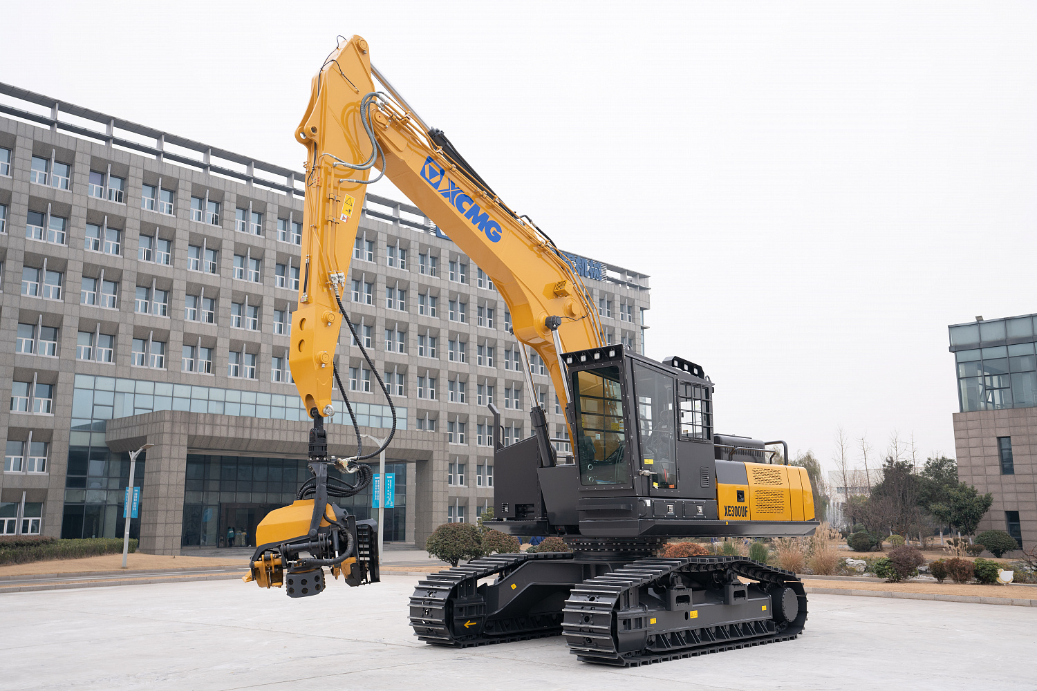 Гусеничный харвестер XCMG XE300UF